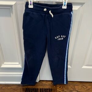 Super cute navy size large gap jogging pants